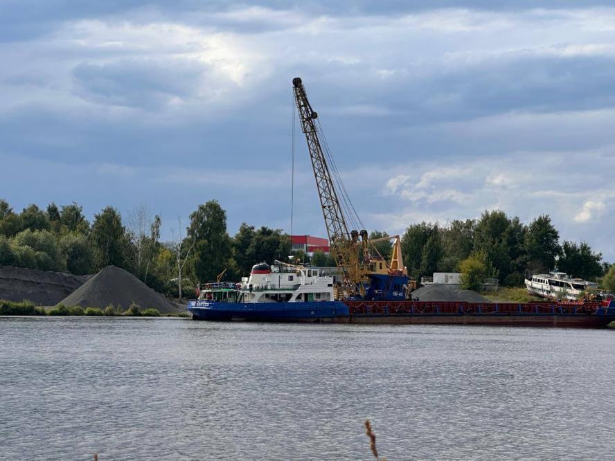 Экологи требуют начать расследование незаконной перевалки и возможного ущерба водозабору столицы