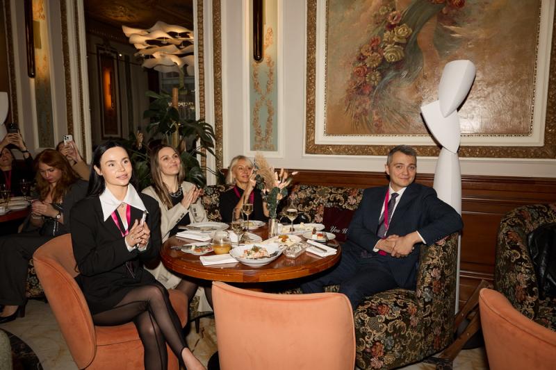 Светлана Сильваши представила женский клуб WOMEN’S WORLD в ресторане Savoy